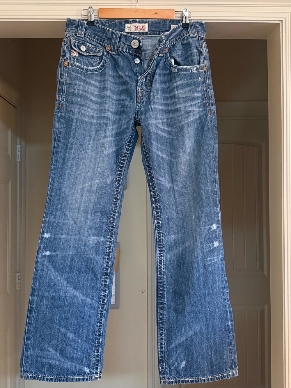 MEK - Men’s Embroidered Pocket Distressed Bootcut Jeans